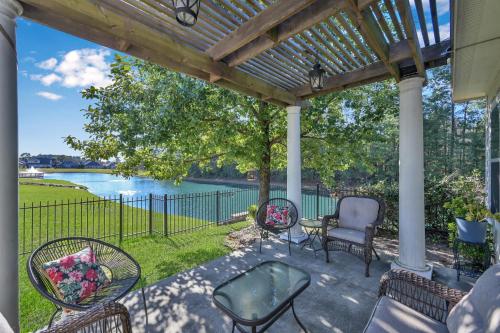 Peace serenity and relaxation on the lake in Conroe, United States