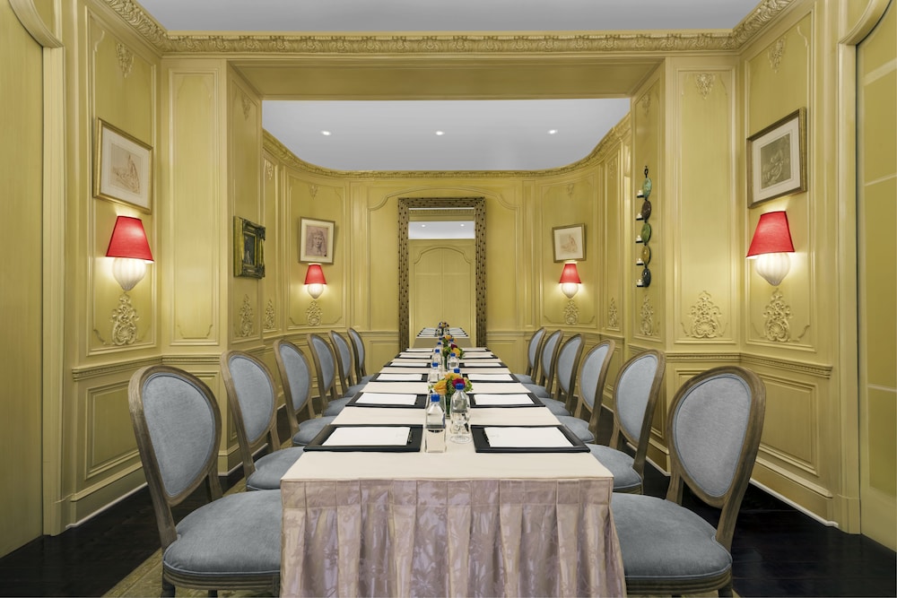 Hotel Plaza Athenee - photo 55