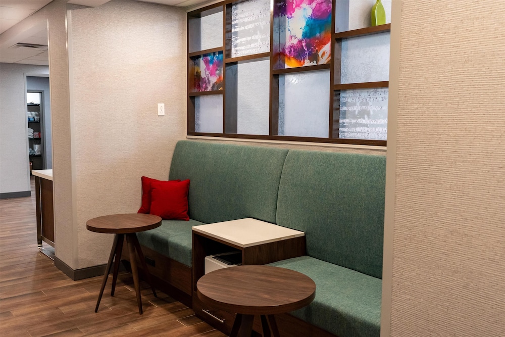 Hampton Inn & Suites Leesburg - photo 41