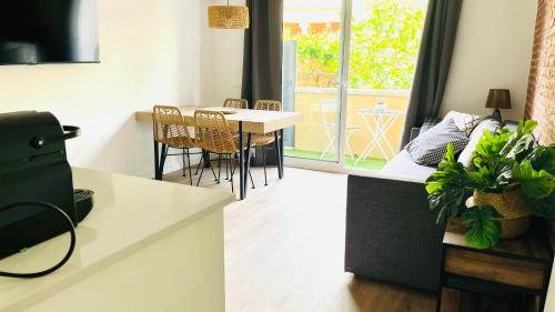 Centro Con Terraza Ngro by Prestigi in Terrassa, Spain