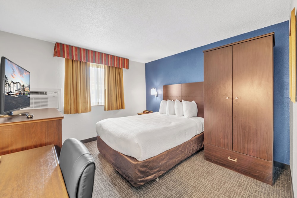 City Center Inn by OYO I 64 Newport News - photo 17