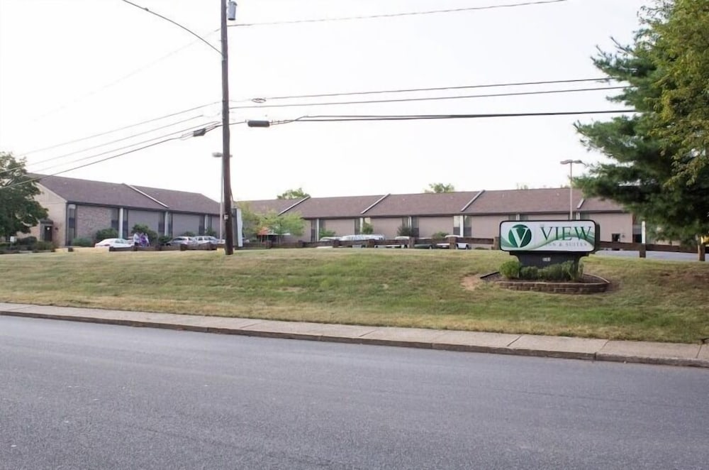 The View Inn & Suites - photo 38