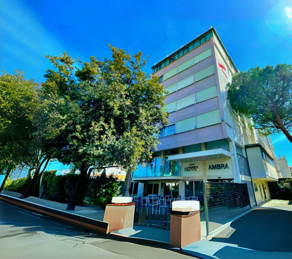 Hotel Ambra - last minute hotel in Cervia
