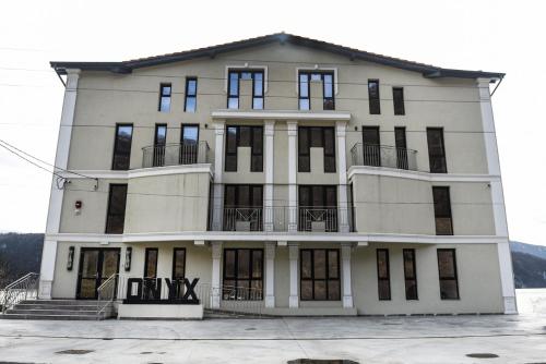 Pensiunea Onyx — 4-Star Luxury Hotel in Baia De Arama, Romania