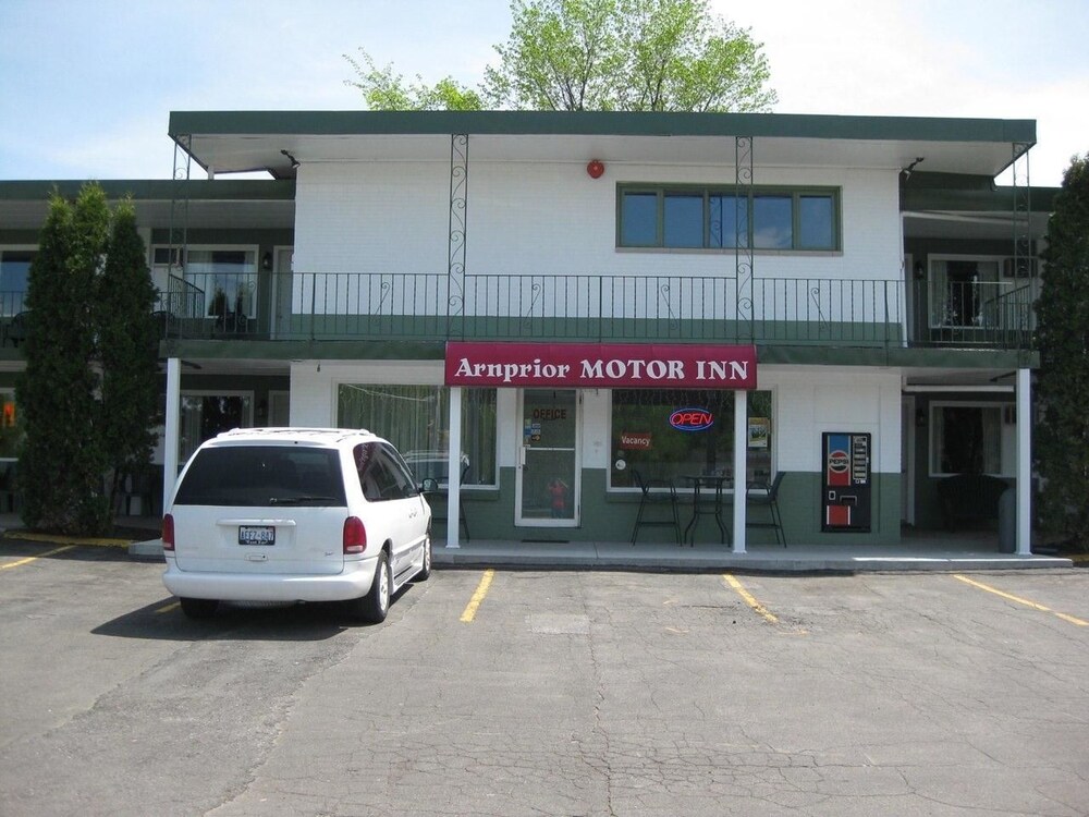 Arnprior Motor Inn - last minute hotel in Arnprior