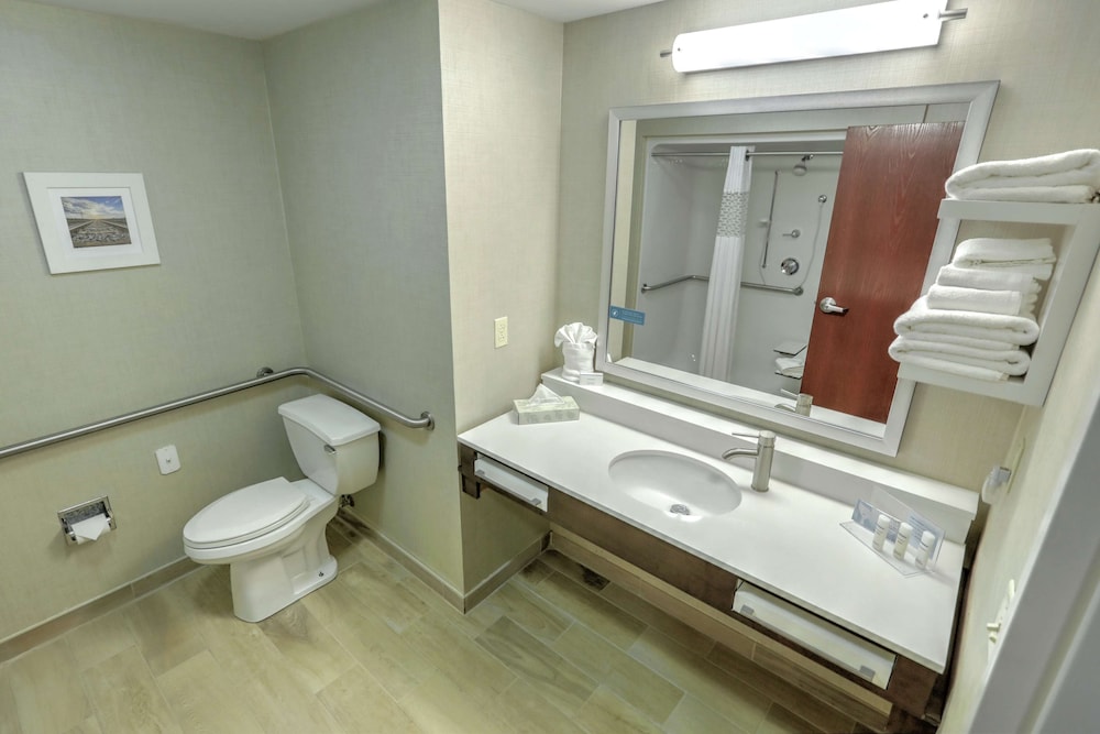 Hampton Inn Batavia - photo 15