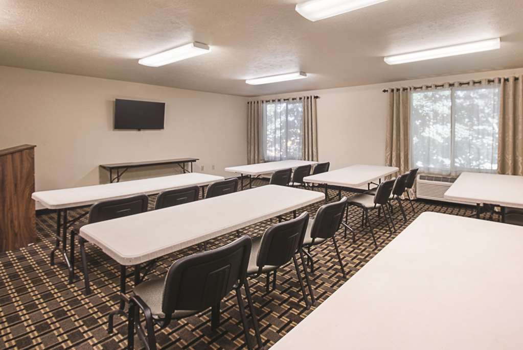La Quinta Inn & Suites by Wyndham Portland NW - photo 27