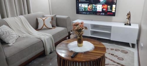 Serene BnB Apt 06 Makongo after Mlimani City — 4-Star Luxury Hotel in Dar Es Salaam, Tanzania