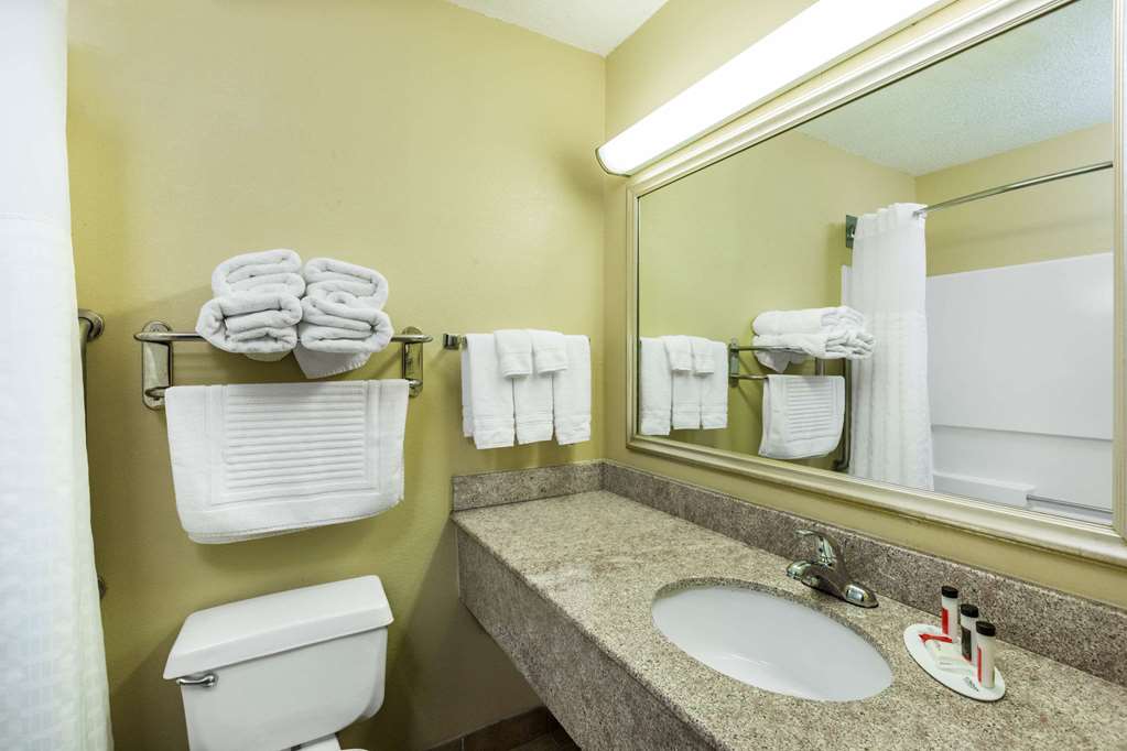 Baymont by Wyndham Fort Dodge - photo 13