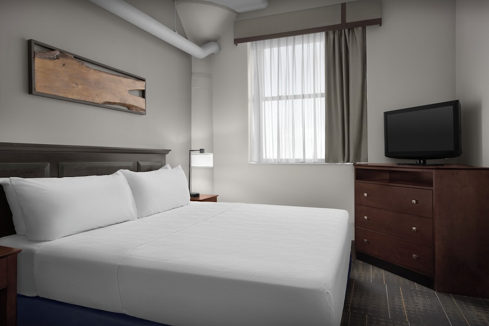 The Suites Hotel at Waterfront Plaza - photo 15