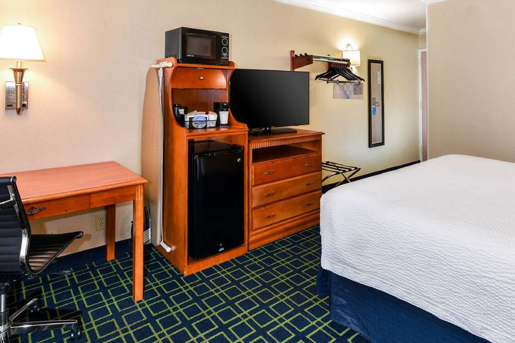 SureStay Hotel by Best Western Ontario Airport - photo 12