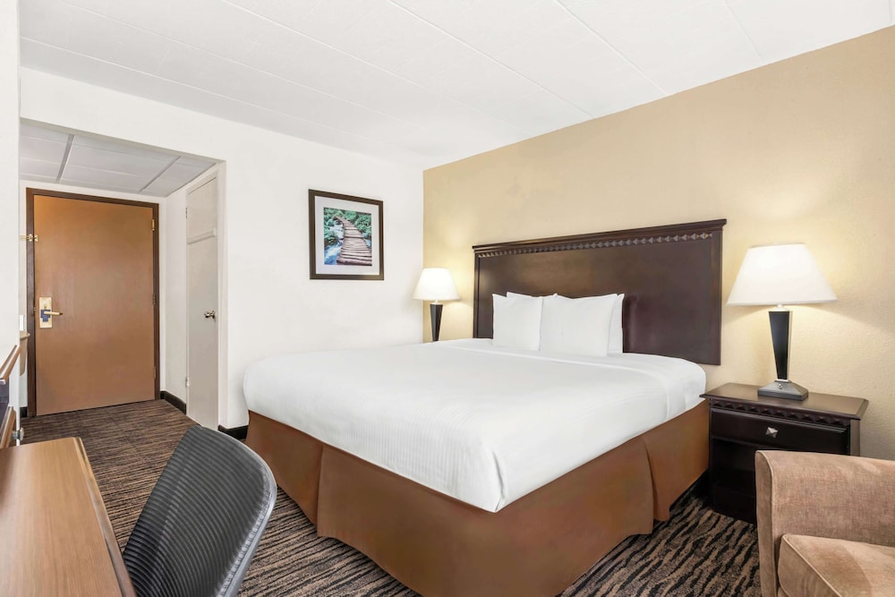 Best Western Hazlet Inn - photo 16