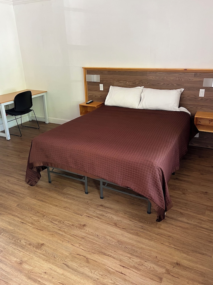 Cadet Motel - photo 19