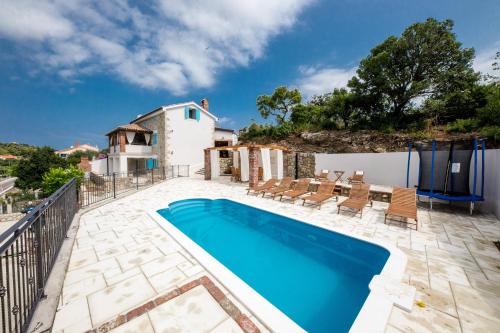 Villa Copun with heated pool — 4-Star Luxury Hotel in Rab, Croatia