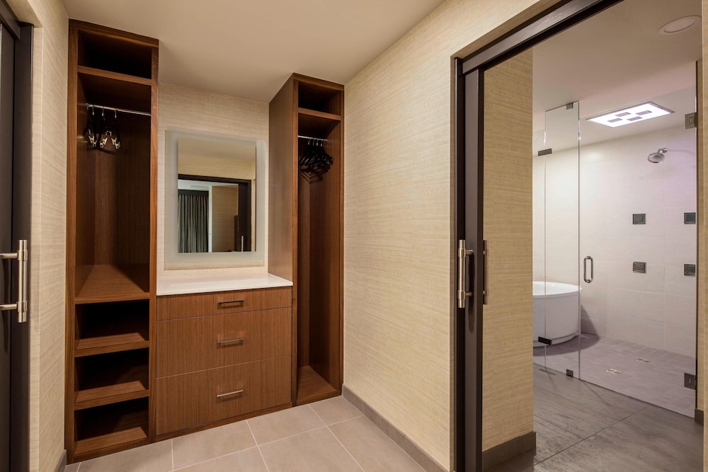 The Westin Milwaukee - photo 30