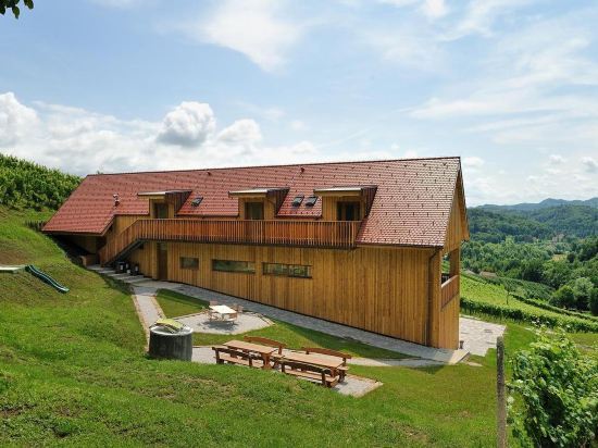 Vino Valdhuber Apartments — 4-Star Luxury Hotel in Bresternica, Slovenia