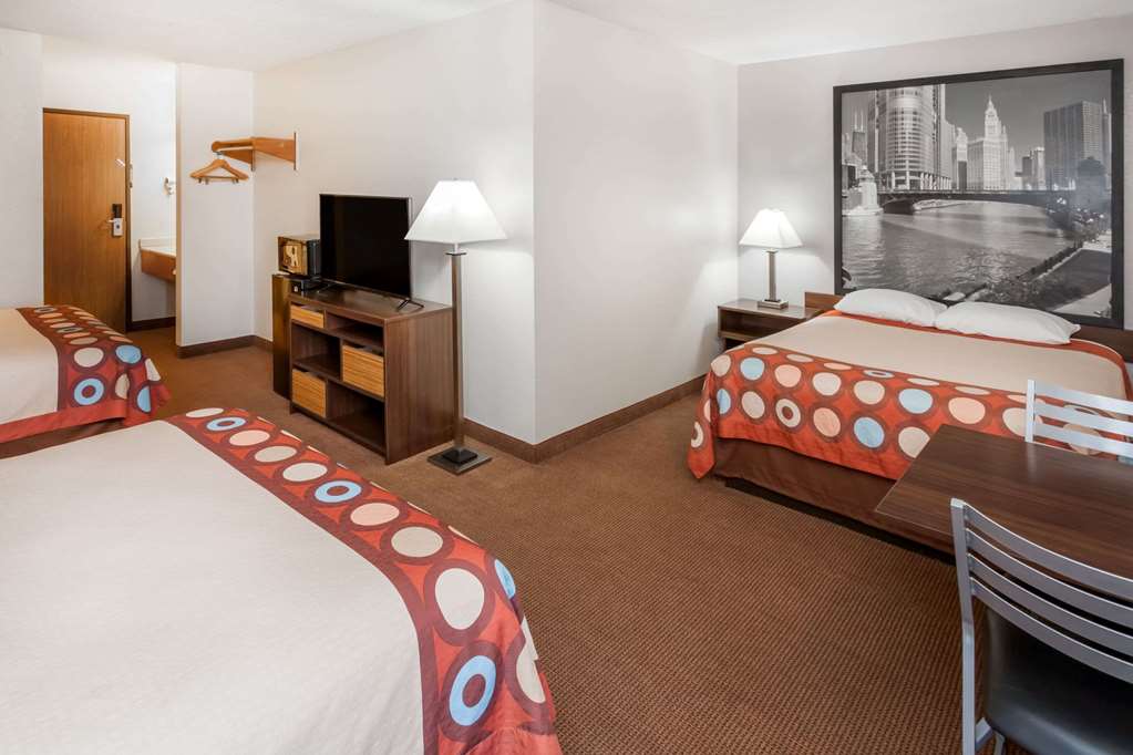 Super 8 by Wyndham Pekin Peoria Area - photo 15