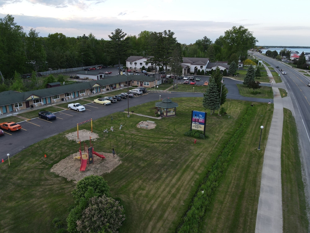 Crows Nest Inn Tawas - photo 28