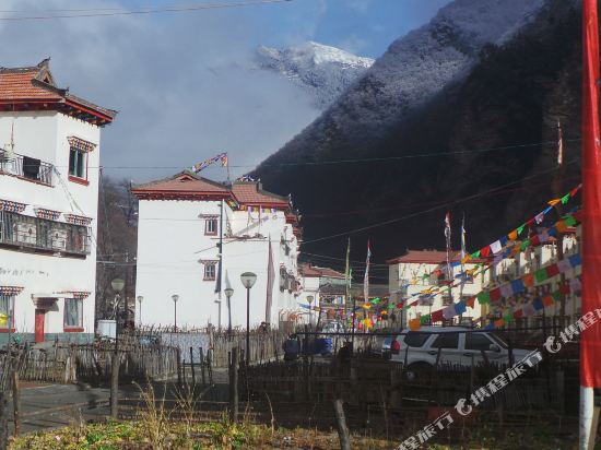 Anduo Jixiang Inn — hotel in Luhua