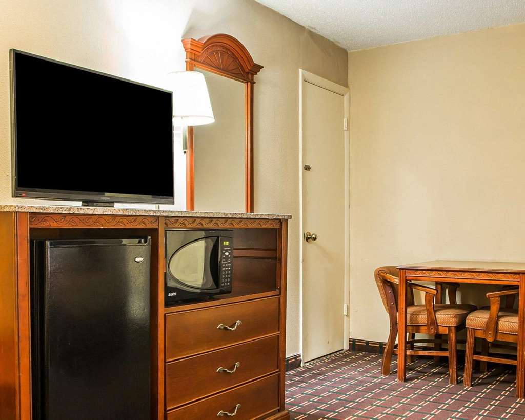 Rodeway Inn Montpelier - photo 16