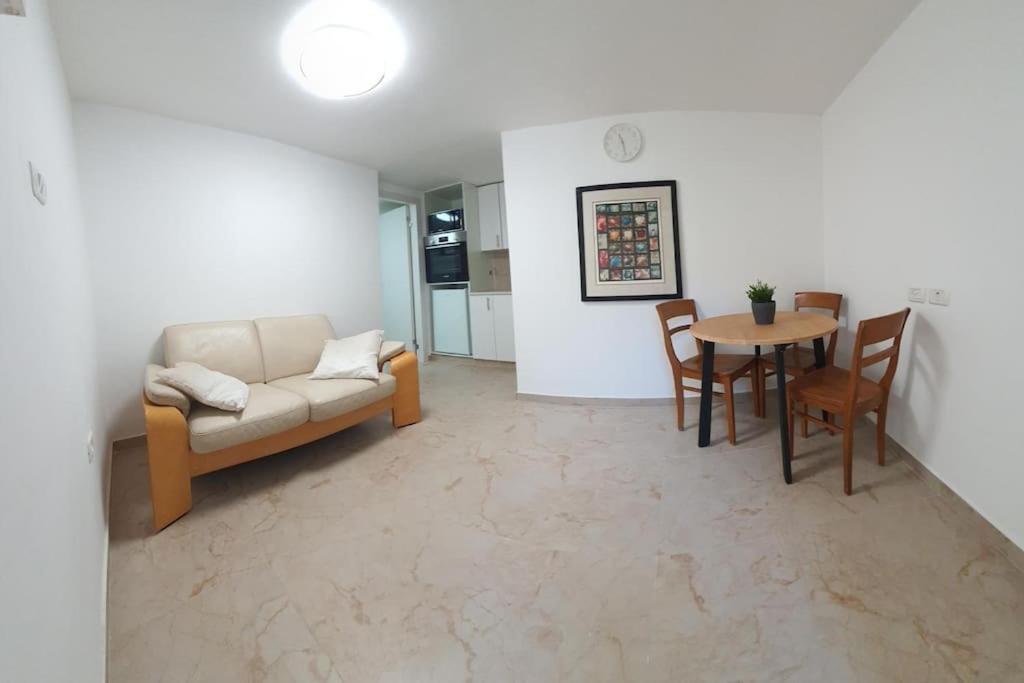 The Premier Apartment In RBS A — 4-Star Luxury Hotel in Bet Shemesh, Israel