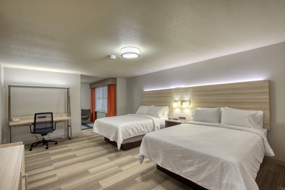 Holiday Inn Express Hotel & Suites Milwaukee Airport by IHG - photo 23