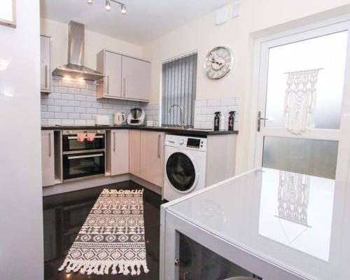 No25 Luxe Living Guest House 2 Bed WIFI Free Parking City Beach — 4-Star Luxury Hotel in Swansea, United Kingdom