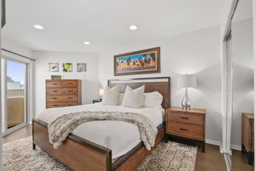 Bay View Dream Steps to Bay Rooftop Patio & AC — 4-Star Luxury Hotel in San Diego, United States