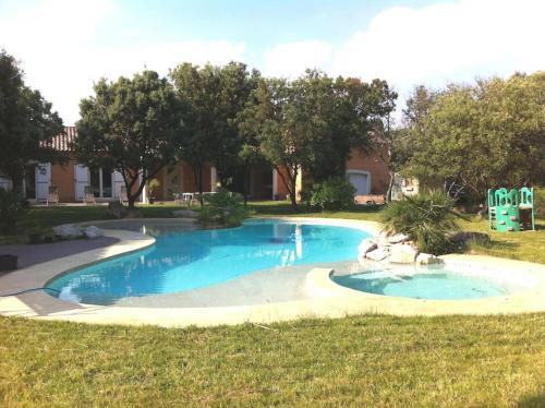 Mes vacances dans la garrigue - carbon neutral hotel in Unknown City