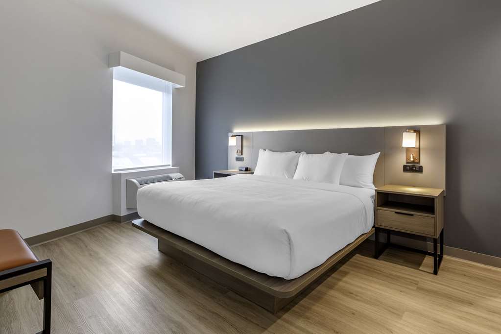 Comfort Inn & Suites Newark Liberty International Airport - photo 35