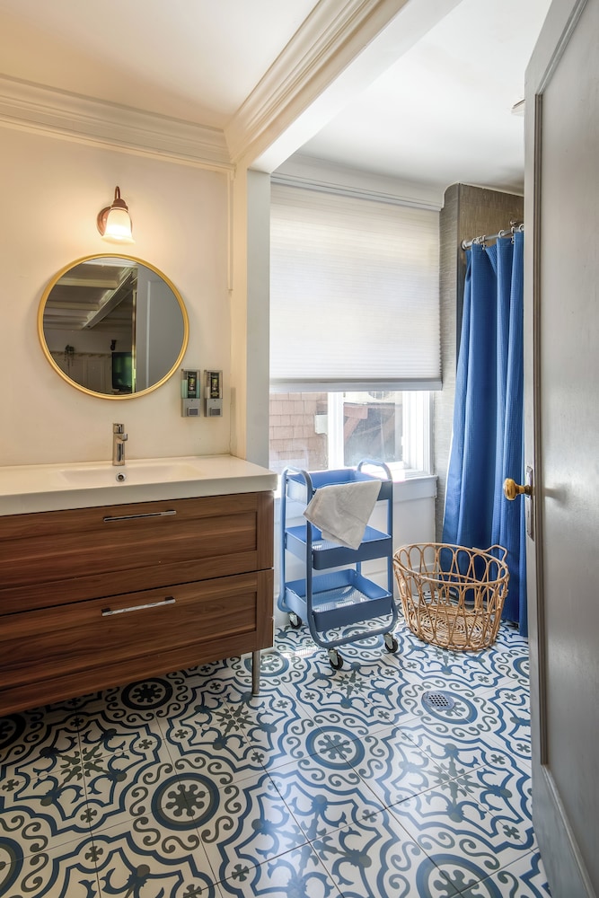 Cedar Gables Inn - photo 20