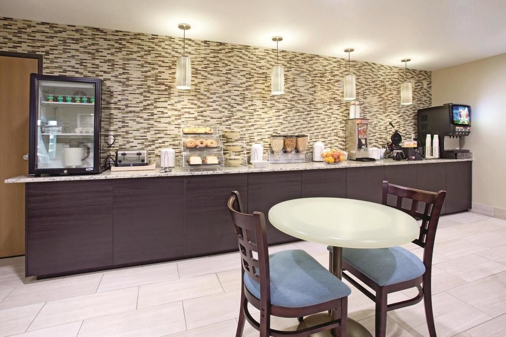 La Quinta Inn & Suites by Wyndham Castle Rock - photo 24