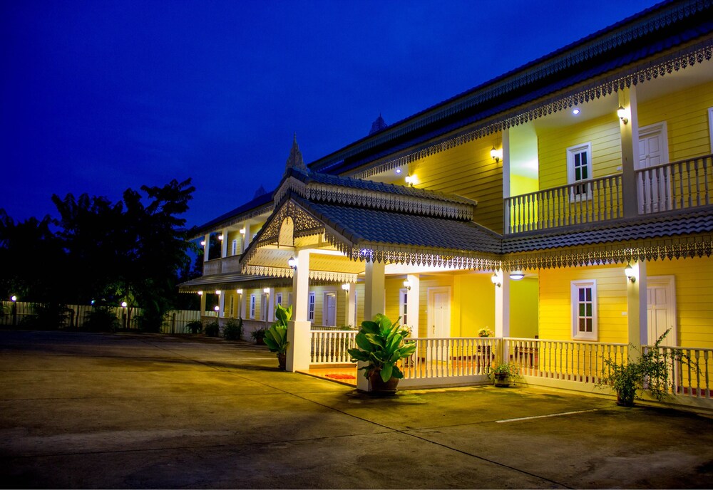 Raiwin Buri Resort - carbon neutral hotel in Phrae