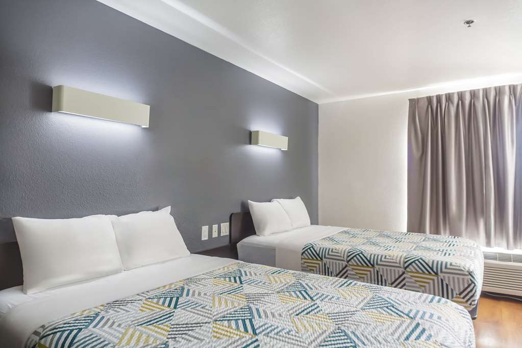Motel 6 Laredo TX Airport - photo 20