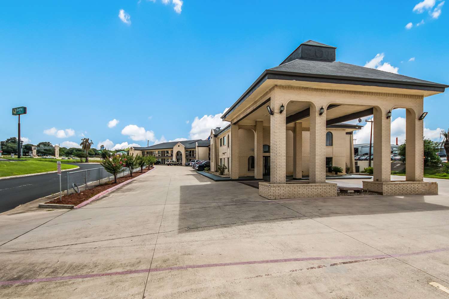 Quality Inn Near Medical Center - photo 26