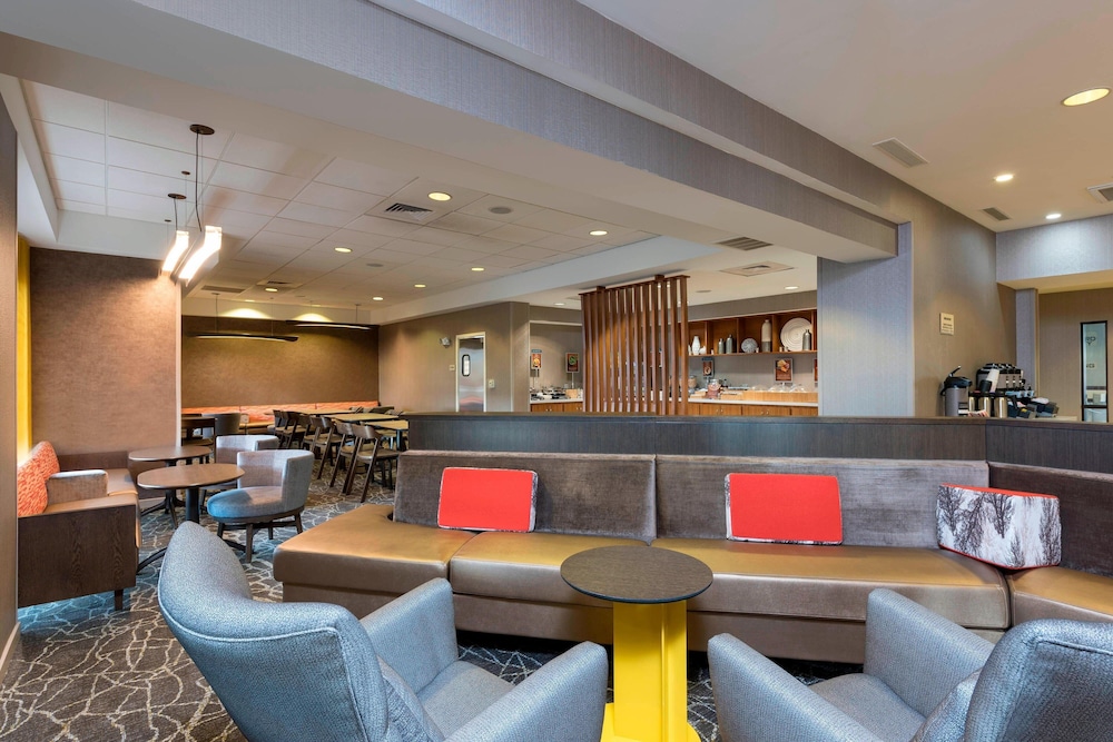 SpringHill Suites by Marriott Grand Rapids North - photo 4