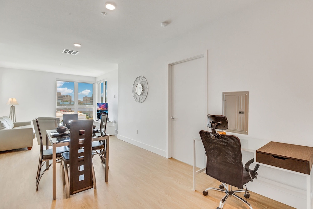 Suitesrus Apart Hotel Near Dodgers Stadium - photo 17