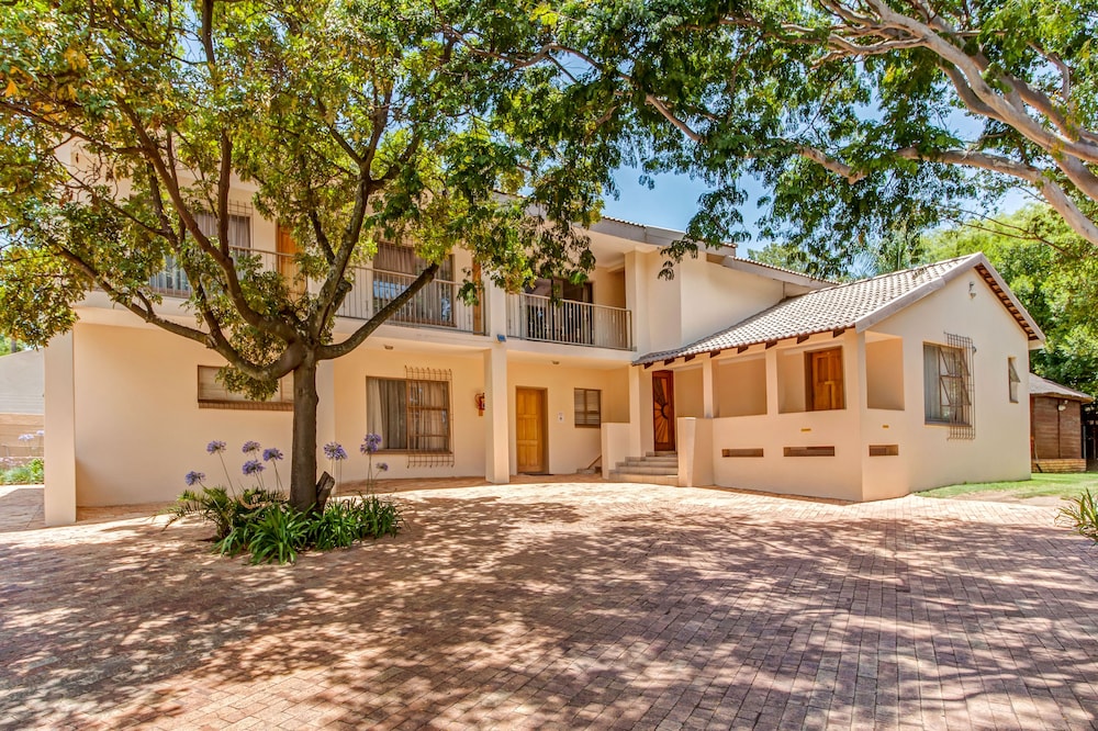 Dalberry Guest House — 4-Star Luxury Hotel in Johannesburg, South Africa