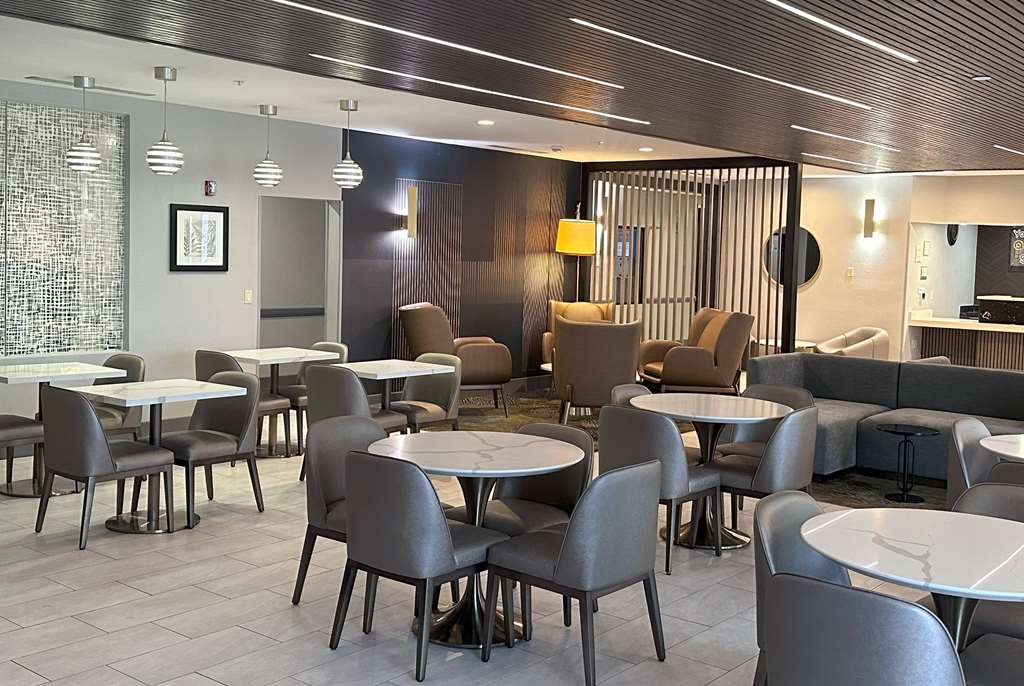 La Quinta Inn & Suites by Wyndham South Bend - photo 42