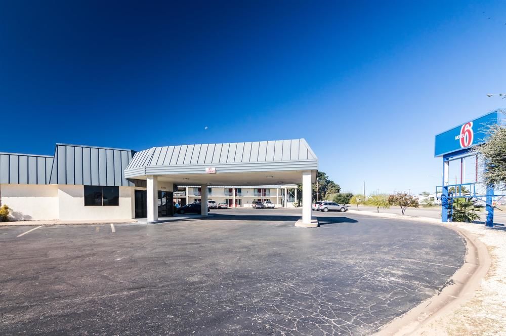 Red Roof Inn & Suites San Angelo - photo 6