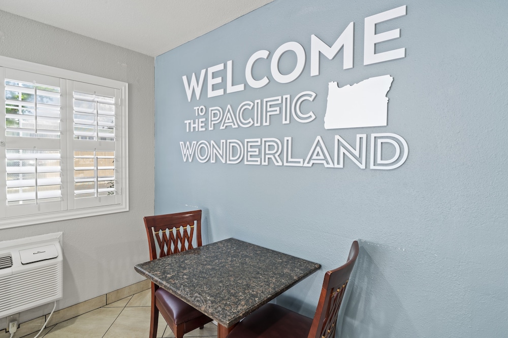 Travelers Inn Medford - photo 2