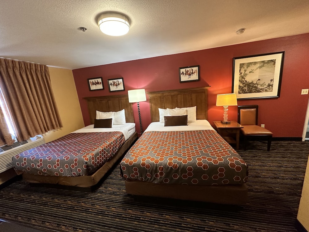 The Royal Victorian Motel - photo 16