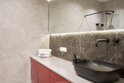 Little Gem: Modern Urban Retreat — 4-Star Luxury Hotel in Athens, Greece