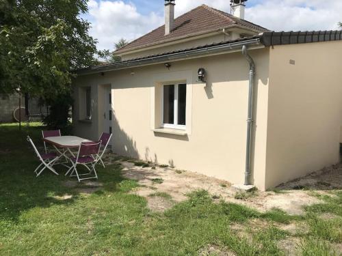 Logement indépendant avec jardin. Proche de Paris — hotel in Sartrouville