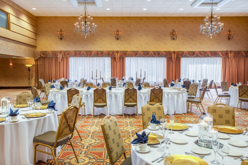 Crowne Plaza Minneapolis West by IHG - photo 69