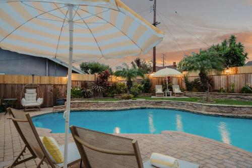 Sunny Daze Heated Pool Billiards Games — hotel in Placentia