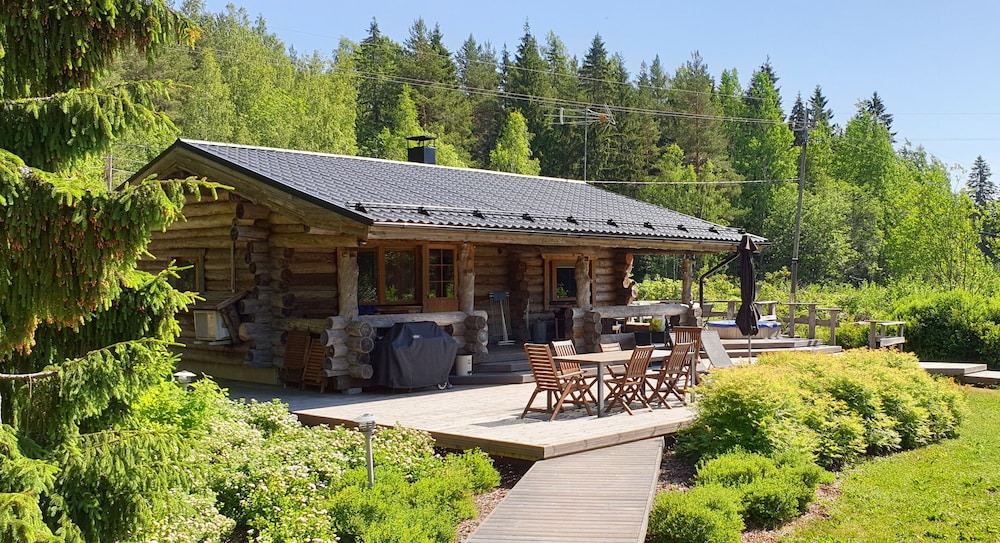 Villa Kivikoski — 4-Star Luxury Hotel in Pyhtaeae, Finland