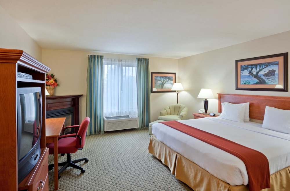 Triple Play Resort Hotel & Suites - photo 15