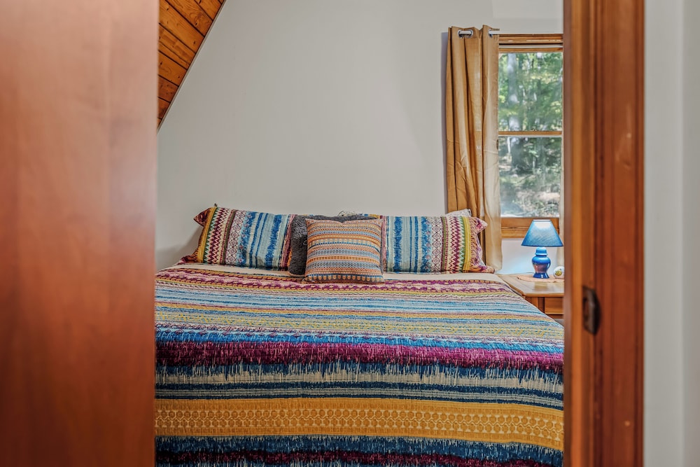 Cozy and Quaint — Berkeley Springs — photo 3