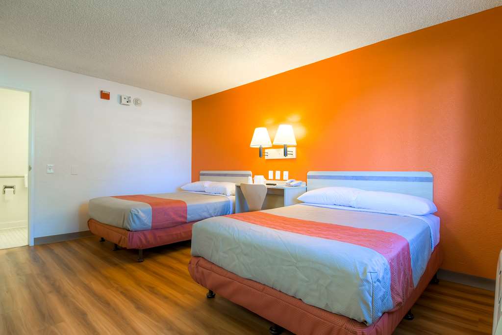 Motel 6 Rancho Mirage CA Palm Springs - photo 14